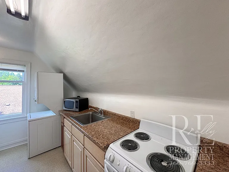 1540 N Callow Ave #C — Photo 8