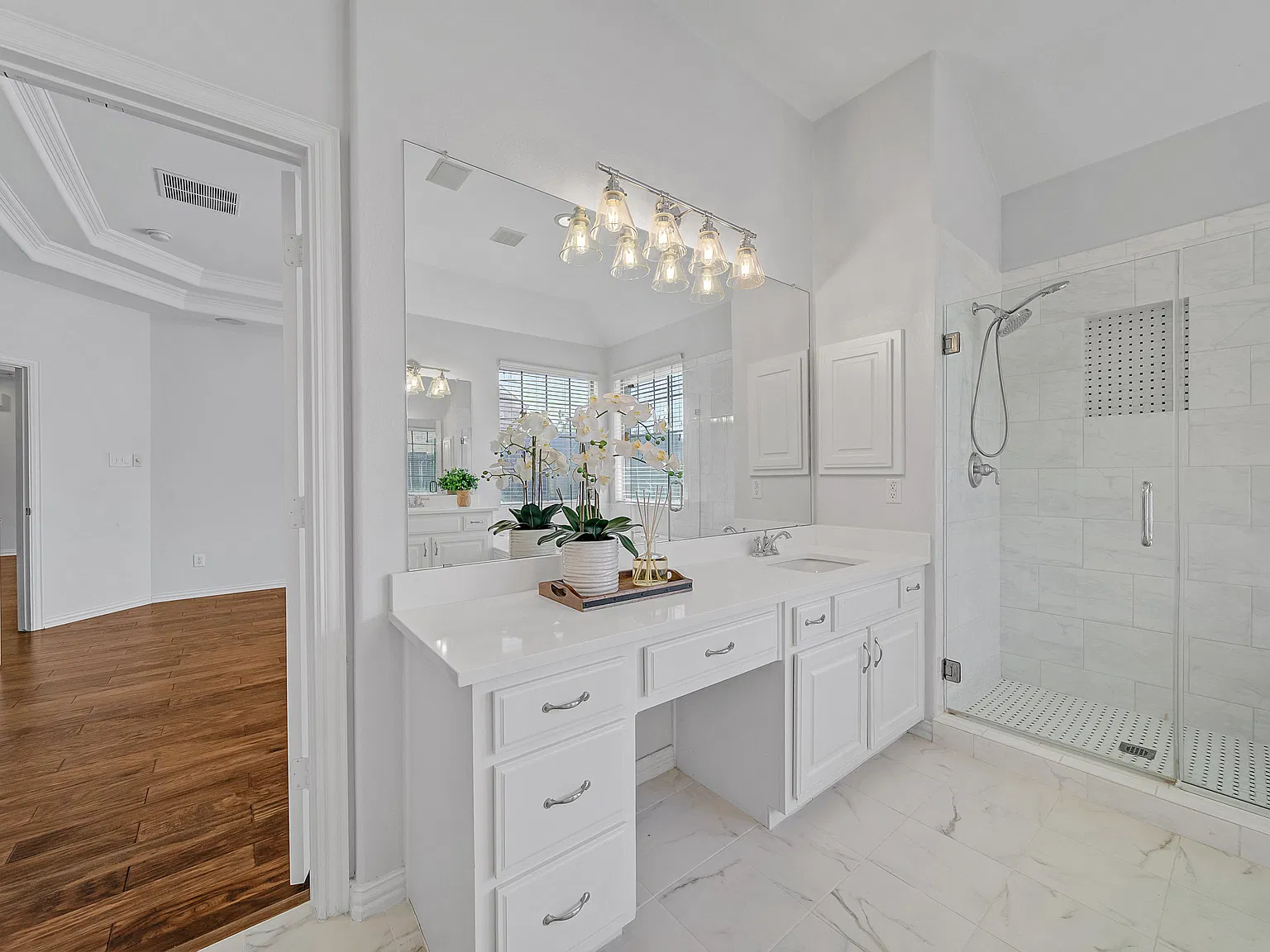 1509 Stone Dr — Photo 2