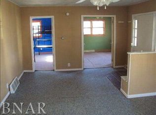 111 W 7th St, Gridley, IL 61744