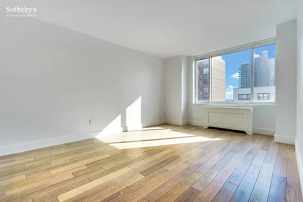Rented by Sotheby's International Realty | media 22