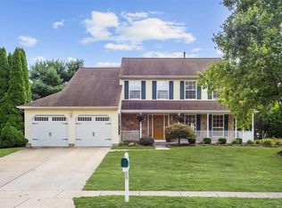 13 Chaucer Ln, Medford, NJ 08055