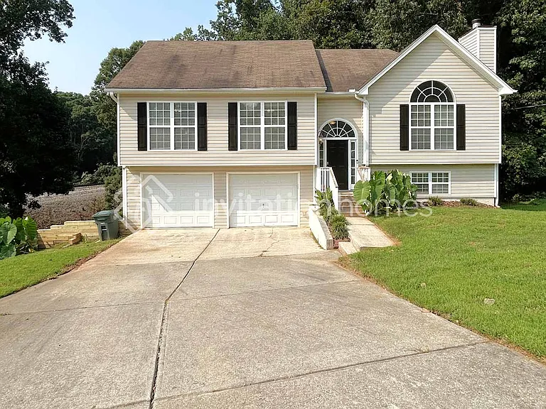 3020 Maple Dr NW — Photo 1