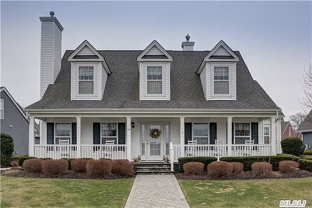1st image of 27 Golden Spruce Dr