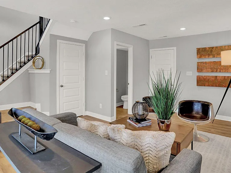 7073 Adalene Ln — Photo 6