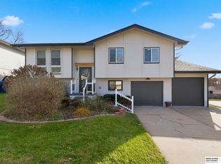 13437 Redwood St, Omaha, NE 68138
