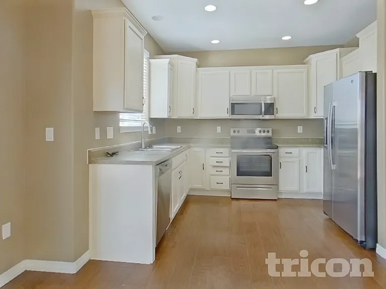 305 Calhoun Cir — Photo 6