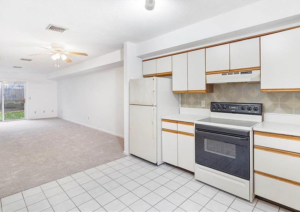 37 Dale Ave Johnston, RI, 02919 Apartments for Rent Zillow