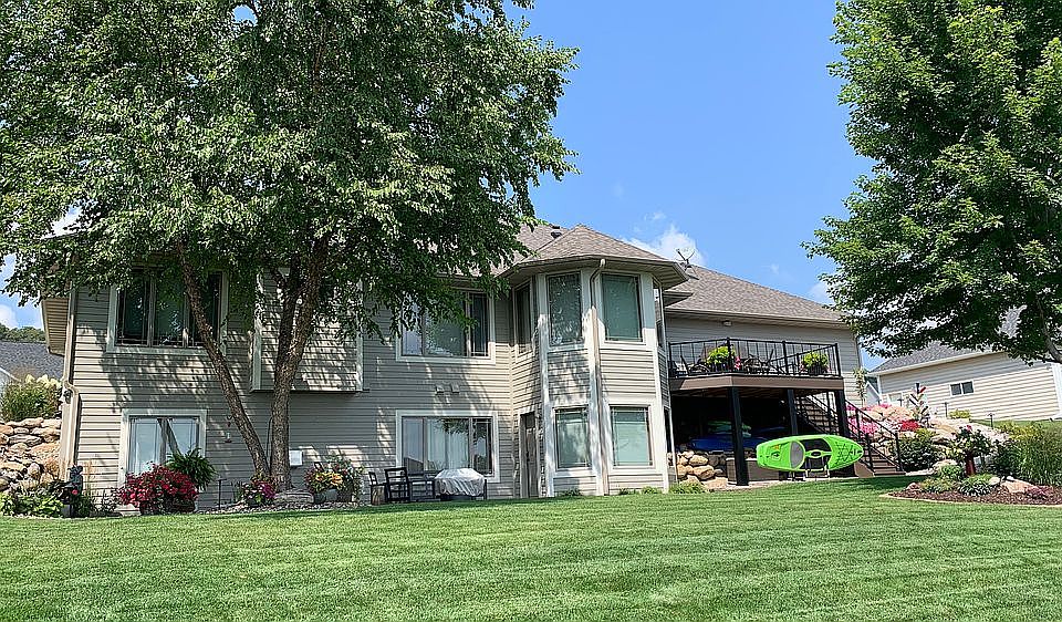 2nd image of 3980 Autumn Lake Ct SW
