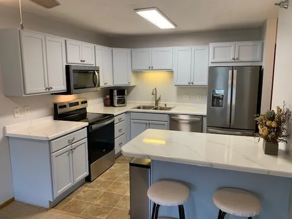 880 Lyn Way Unit 204, Hastings, MN 55033