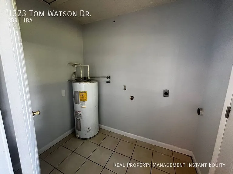 1323 Tom Watson Dr — Photo 7