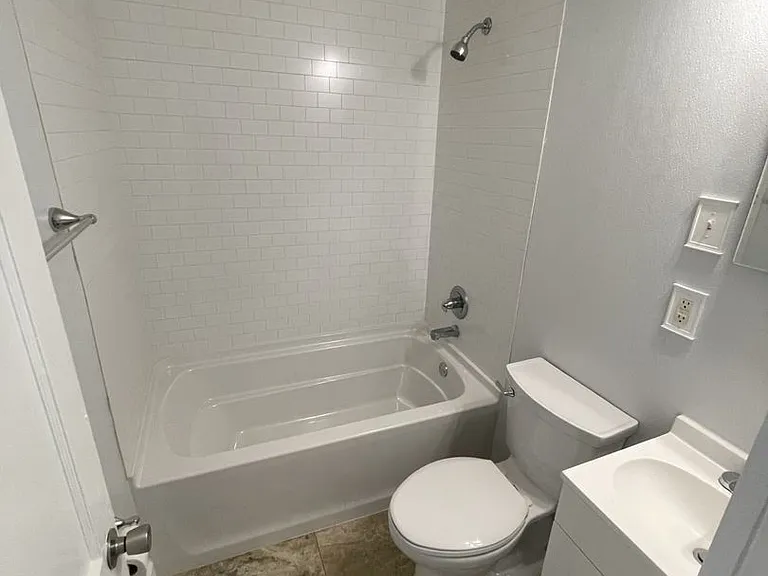 663 Coleman St — Photo 8