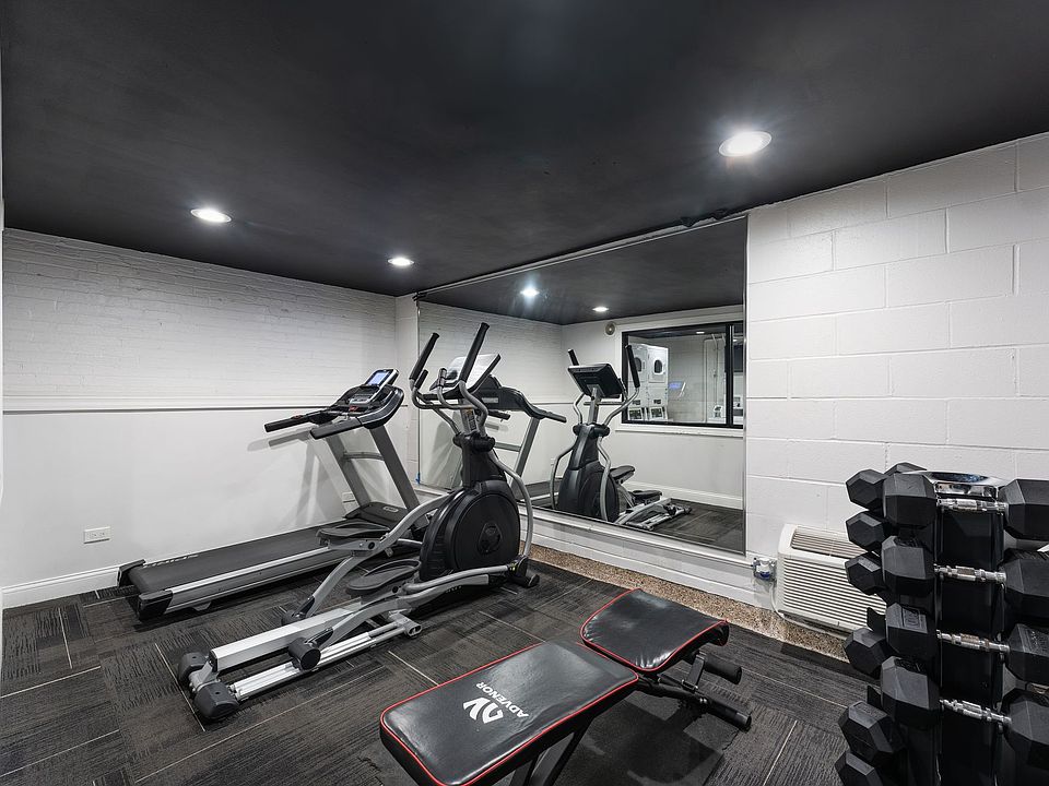 1st image of 6758 N Sheridan Rd APT 334