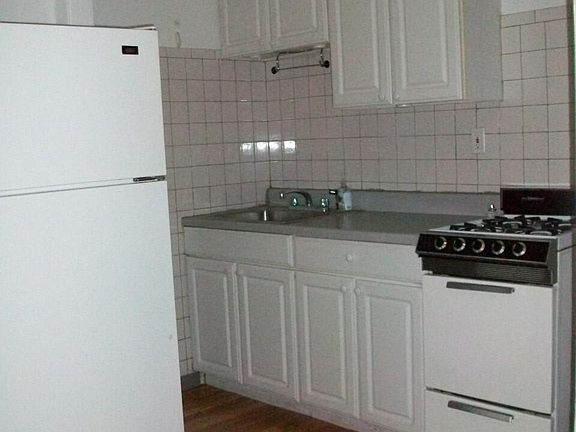 3rd image of 3525 N Broadway #3525-1W