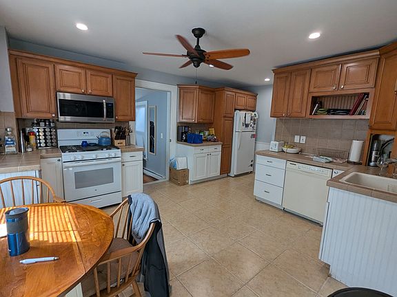 2nd image of 14 River St #1