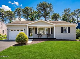5 Bennington Drive, Toms River, NJ 08757