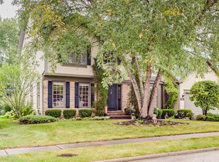 1235 Montego Ct, Elk Grove Village, IL 60007