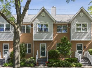 2104 W Balmoral Ave, Chicago, IL 60625