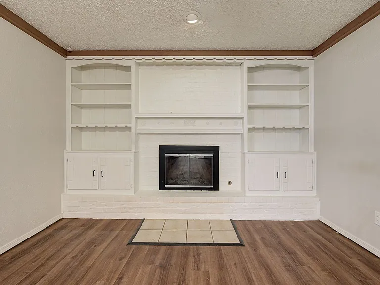 1009 NE 6th St — Photo 7