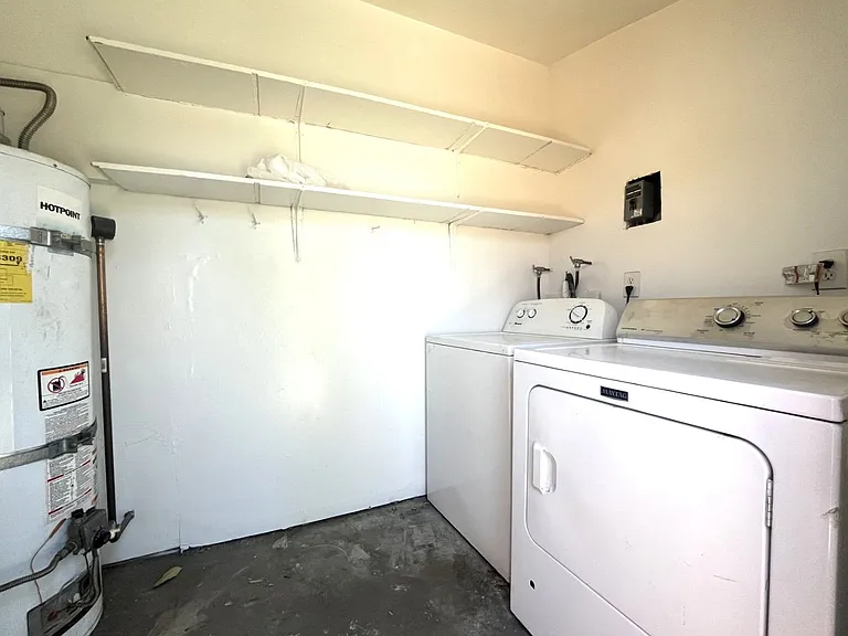 RV T 1594 B&C Sepulveda Ave — Photo 34