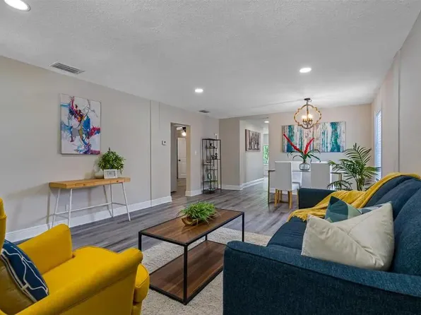 1320 E Giddens Ave, Tampa, FL 33603