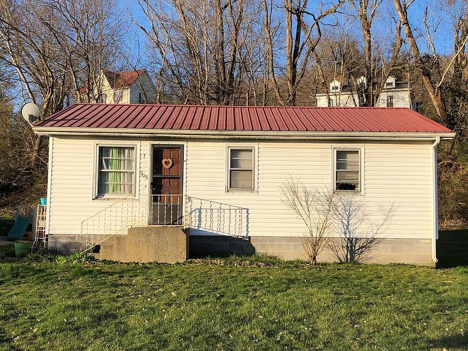 2nd image of 311 Larimer Ln