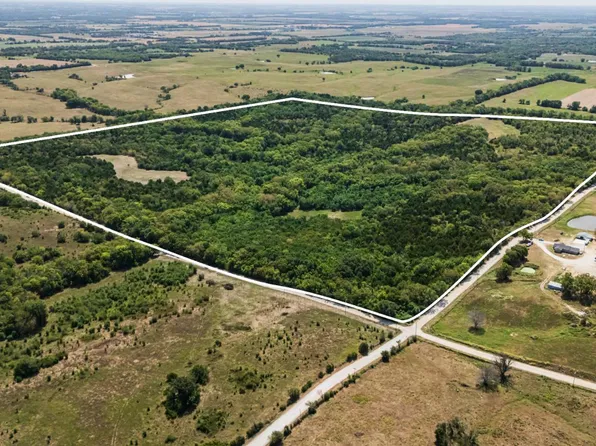 16029 Chase Rd, Cherryvale, KS 67335