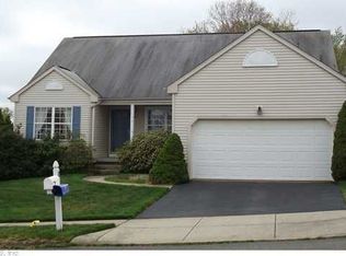 11 Gibson Ln, Middletown, CT 06457