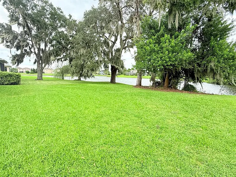 1905 Fairway Loop — Photo 16