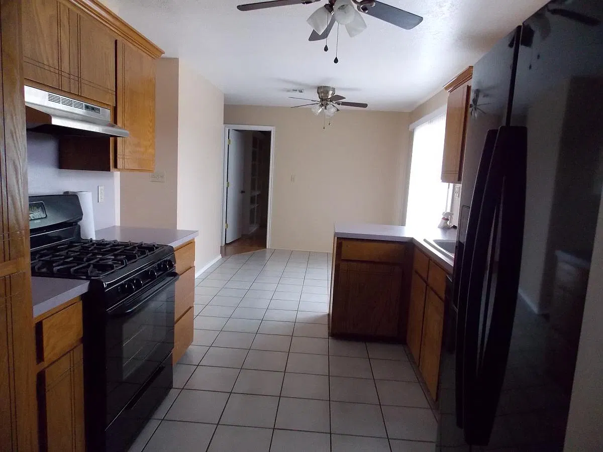 3 bed, 1500 sqft, $1,500 — Photo 4