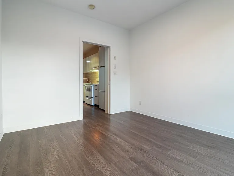 138 Hastings St E #202 — Photo 9