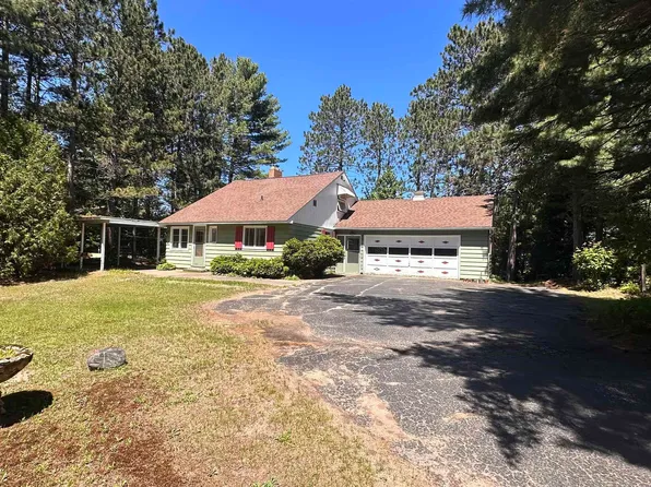 157 Lakewood Ln, Marquette, MI 49855