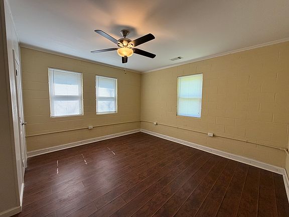 2nd image of 410 Calhoun St #1