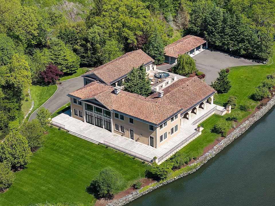 1st image of 41 Meadow Wood Dr