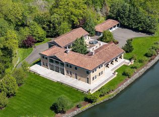 41 Meadow Wood Dr, Greenwich, CT 06830