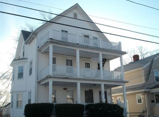 94 Oakland Ave, Cranston, RI 02910