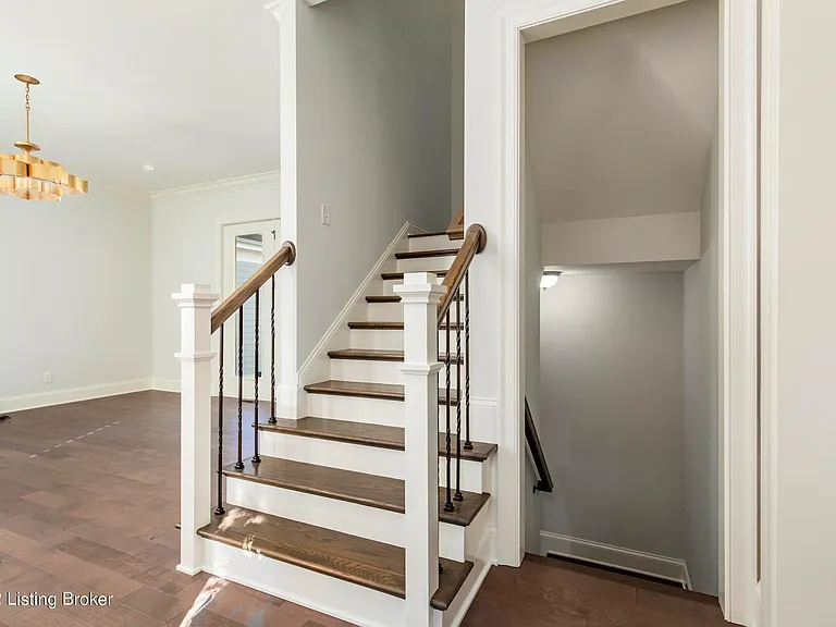 9409 Civic Way — Photo 15