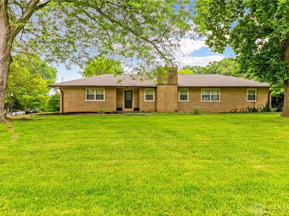 8684 Woodview Dr, Cincinnati, OH 45231