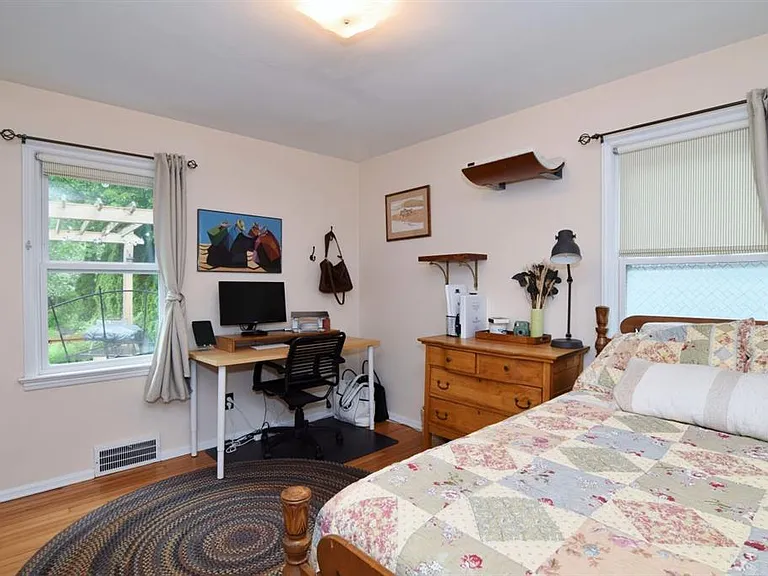 2658 Canterbury Rd — Photo 11
