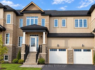 17 Carriage Ln, Wasaga Beach, ON L9Z 1J7
