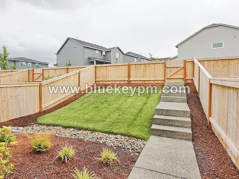 18511 NE 44th Ave — Photo 2