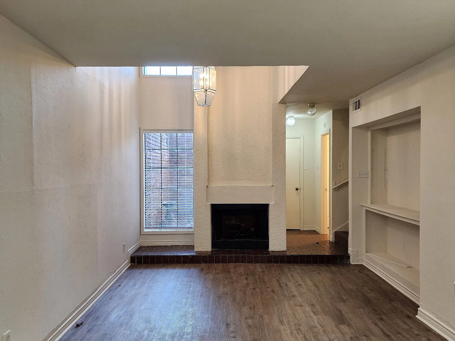 2 bed, 1092 sqft, $1,850 — Photo 1