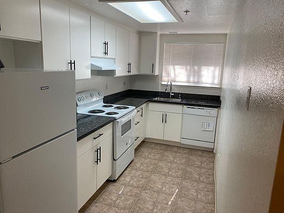 2nd image of 1941 Grande Cir APT 63