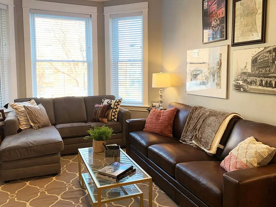 living room with comfortable seating for 6