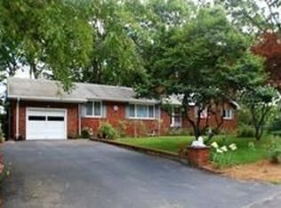 4 E Elro Dr, Oak Ridge, NJ 07438