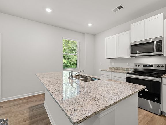 7th image of this home