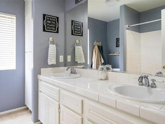 3rd image of 24420 Montevista Cir