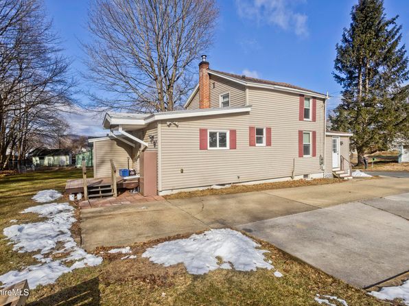 32 Lakeview St, Pittsfield, MA 01201
