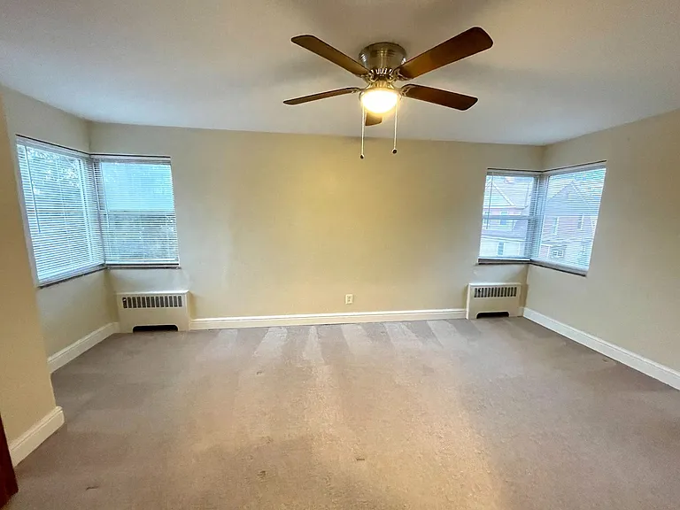 20 Shady Dr W — Photo 4