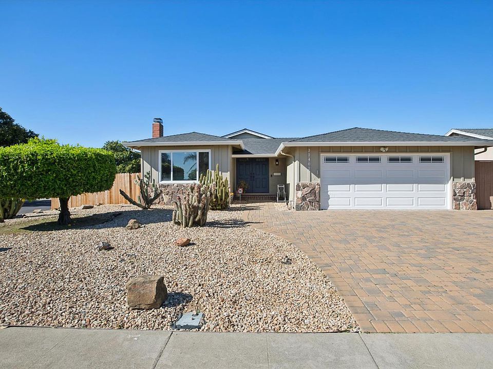 1st image of 32402 Rutherford Ln
