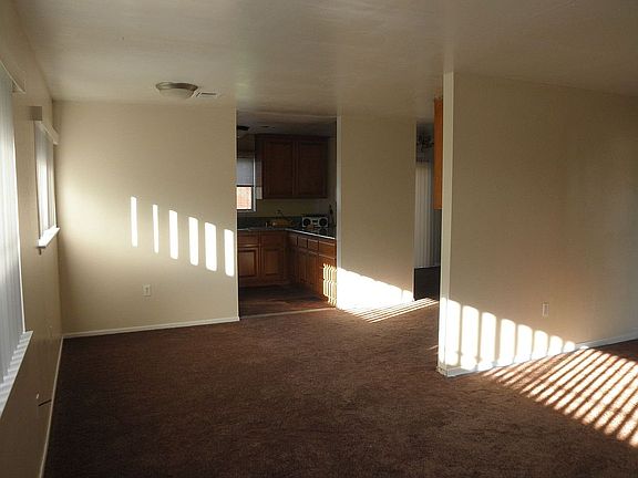Living rm, dining rm